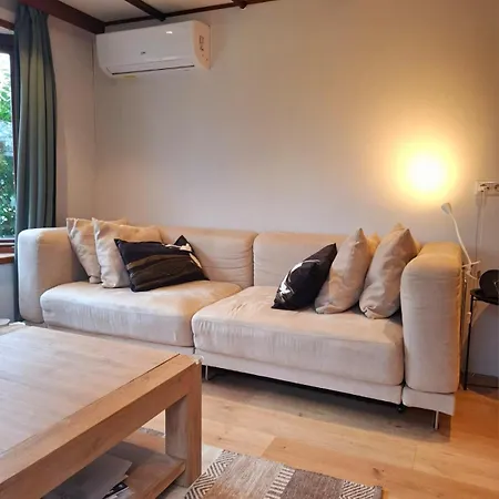 Modern Veluwe Wooden With Private Garden - Forest And Sauna Nearby シャレー プッテン