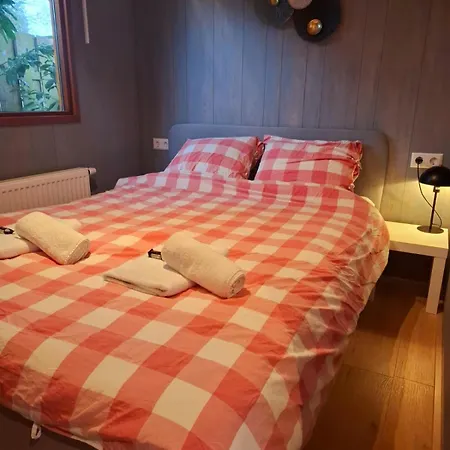 Modern Veluwe Wooden With Private Garden - Forest And Sauna Nearby シャレー プッテン
