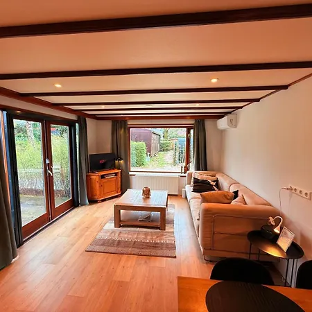 Modern Veluwe Wooden With Private Garden - Forest And Sauna Nearby シャレー プッテン