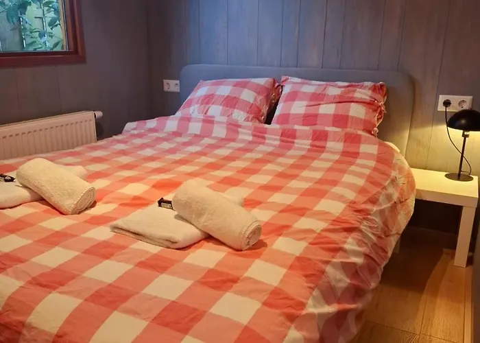 Wooden On The Veluwe In Nature - Quiet Chalet Putten